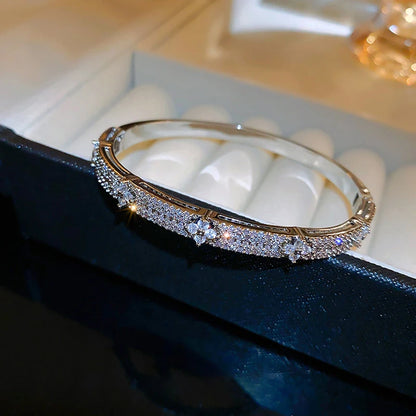 Elegant Four Leaf Flower Bracelet™